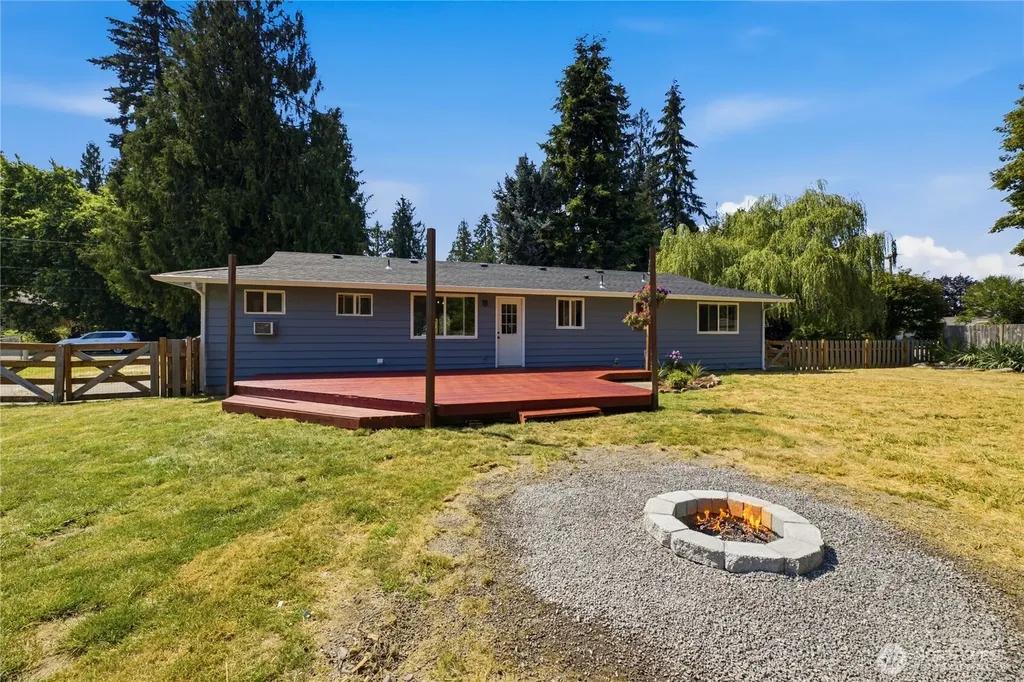 10105 229th Avenue E Buckley WA 98321