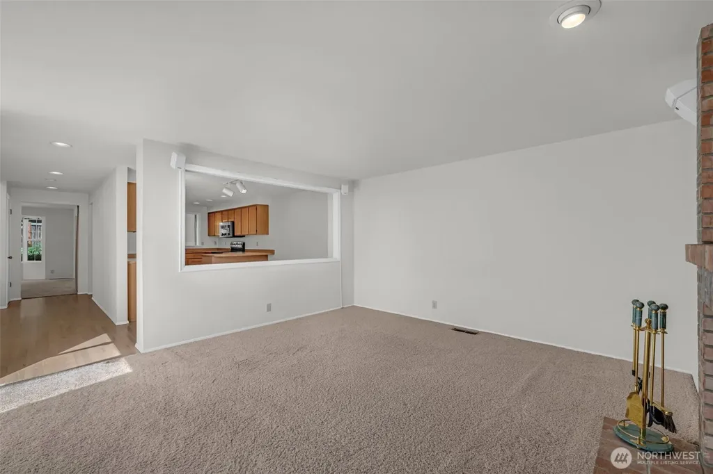 2016 Mill Pointe Drive SE Mill Creek WA 98012