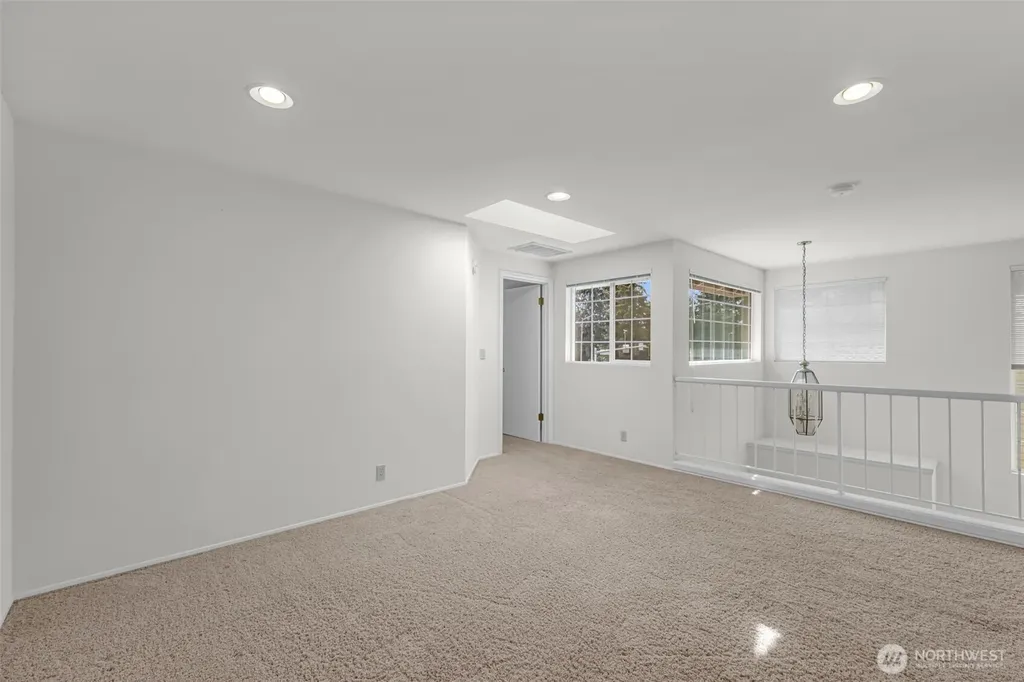 2016 Mill Pointe Drive SE Mill Creek WA 98012