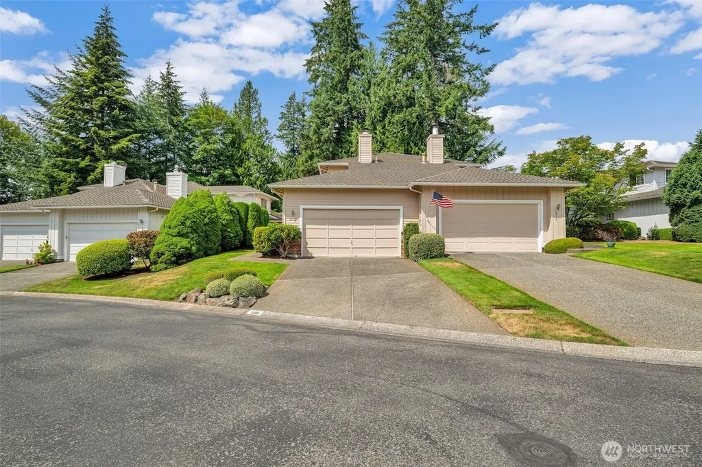 2016 Mill Pointe Drive SE Mill Creek WA 98012