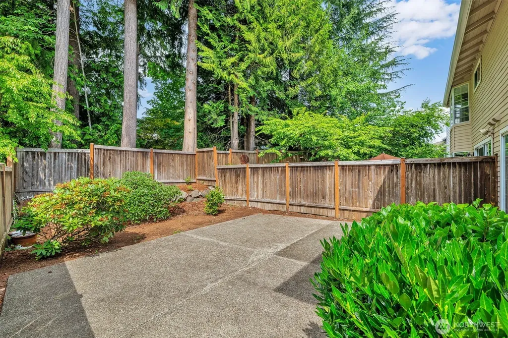 2016 Mill Pointe Drive SE Mill Creek WA 98012