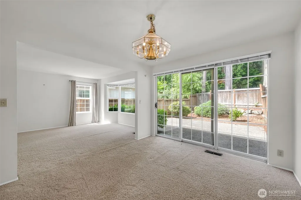 2016 Mill Pointe Drive SE Mill Creek WA 98012