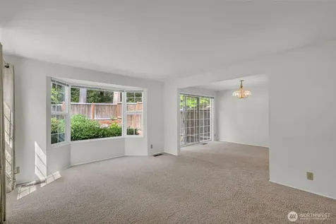 2016 Mill Pointe Drive SE Mill Creek WA 98012