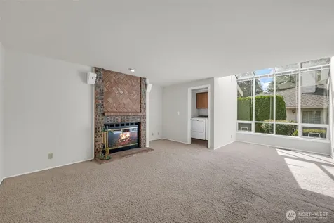 2016 Mill Pointe Drive SE Mill Creek WA 98012