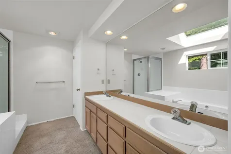 2016 Mill Pointe Drive SE Mill Creek WA 98012