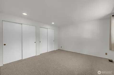 2016 Mill Pointe Drive SE Mill Creek WA 98012
