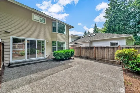 2016 Mill Pointe Drive SE Mill Creek WA 98012
