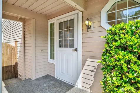 2016 Mill Pointe Drive SE Mill Creek WA 98012