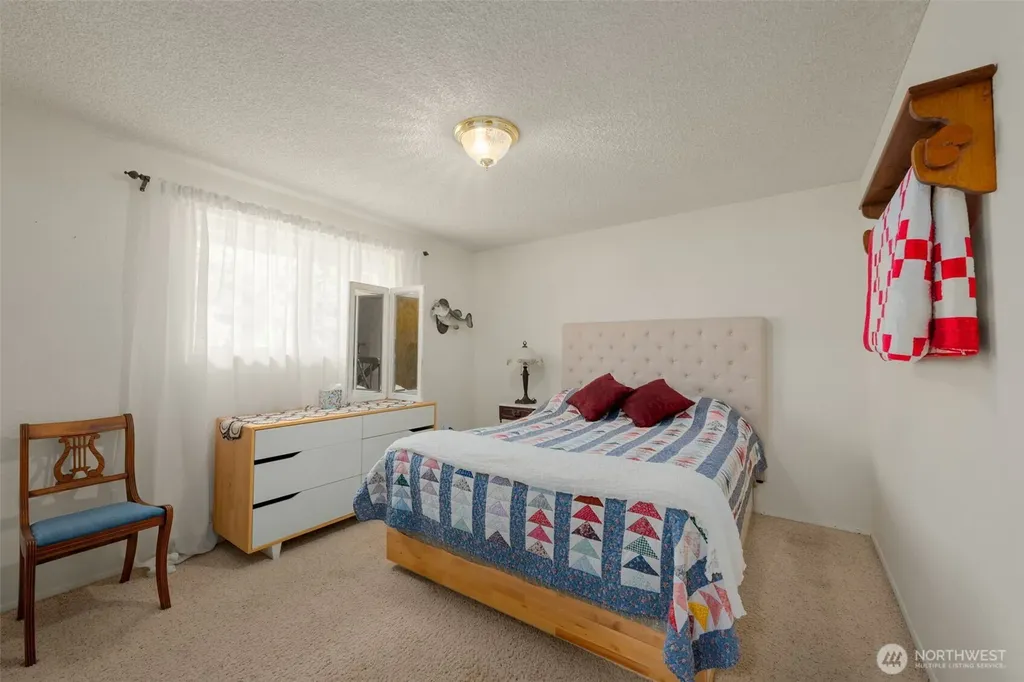 41604 218th Ave SE Enumclaw WA 98022