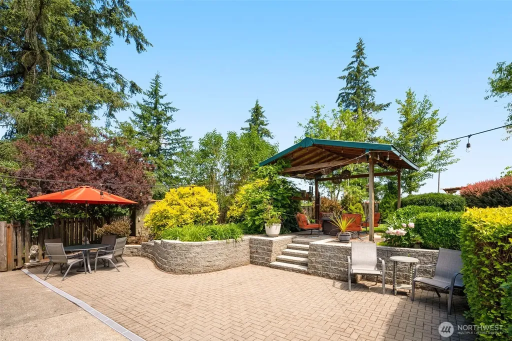 41604 218th Ave SE Enumclaw WA 98022