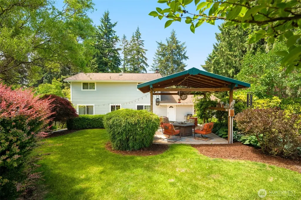 41604 218th Ave SE Enumclaw WA 98022