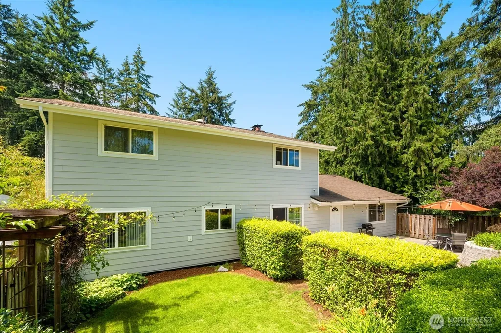 41604 218th Ave SE Enumclaw WA 98022