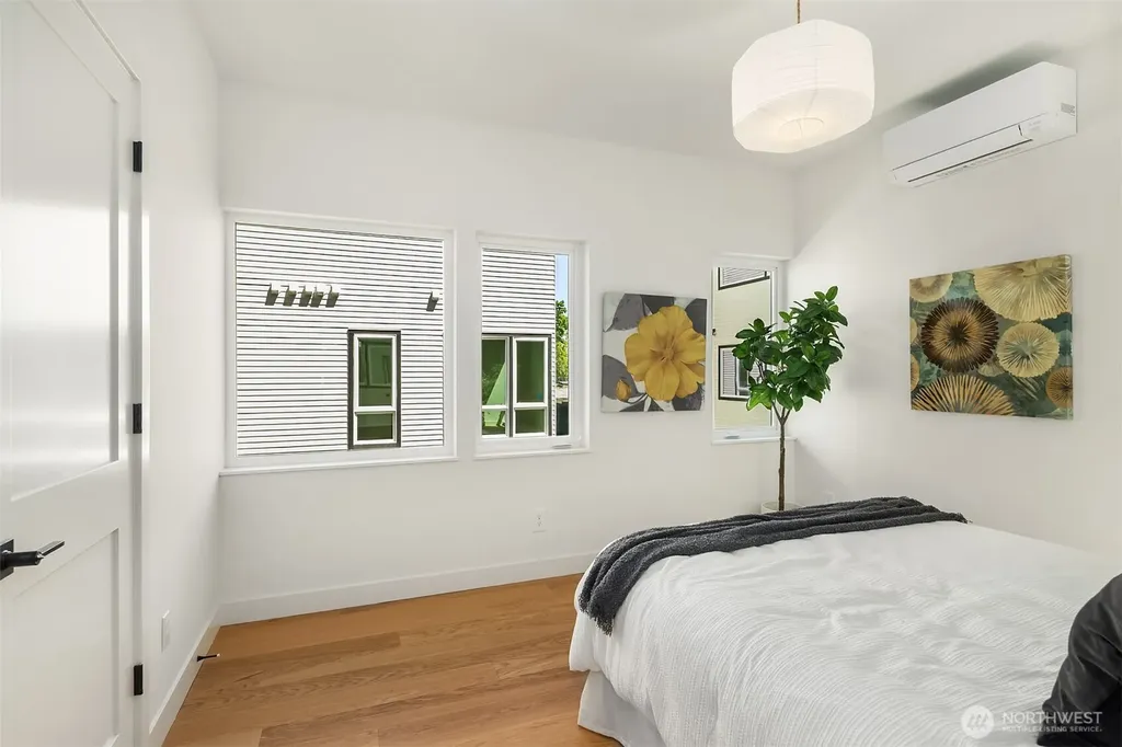532 W Barrett Street Seattle WA 98119