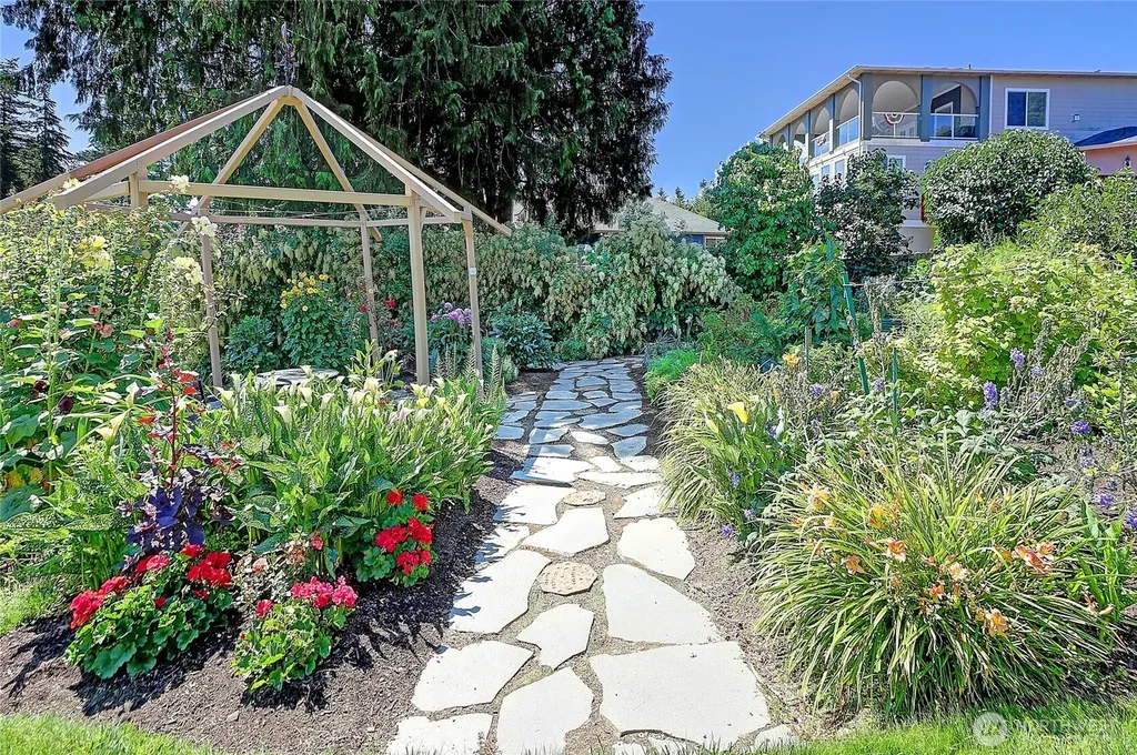 28 Zurich Court Camano Island WA 98282