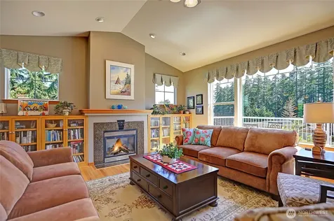 28 Zurich Court Camano Island WA 98282
