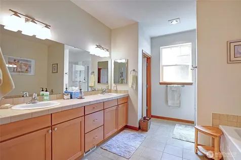 28 Zurich Court Camano Island WA 98282