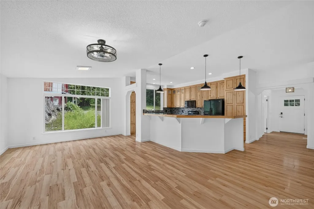 608 Alger Ccc Road Sedro Woolley WA 98284
