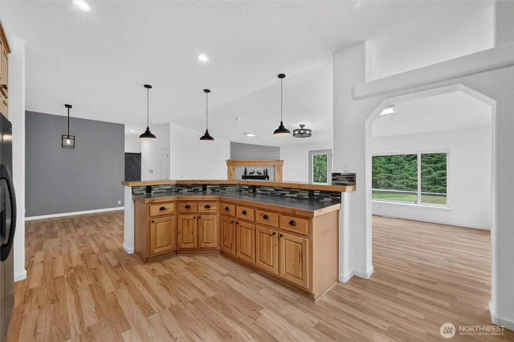 608 Alger Ccc Road Sedro Woolley WA 98284