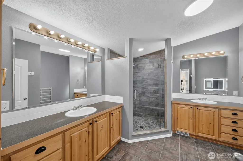 608 Alger Ccc Road Sedro Woolley WA 98284