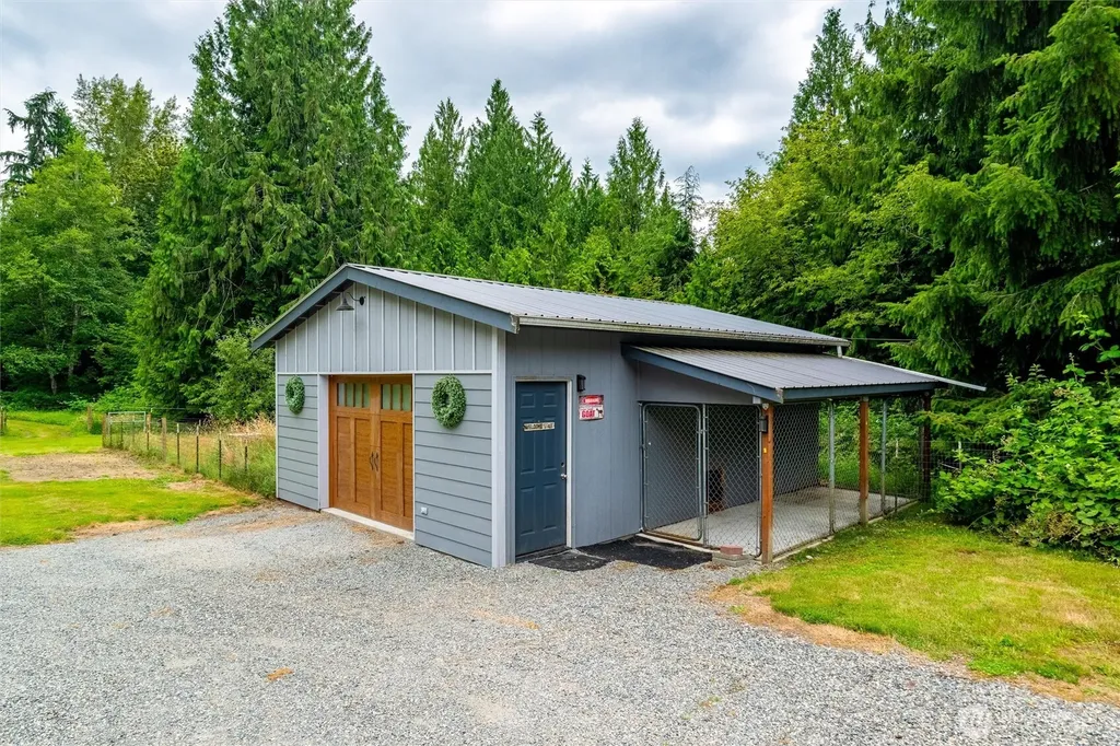 608 Alger Ccc Road Sedro Woolley WA 98284