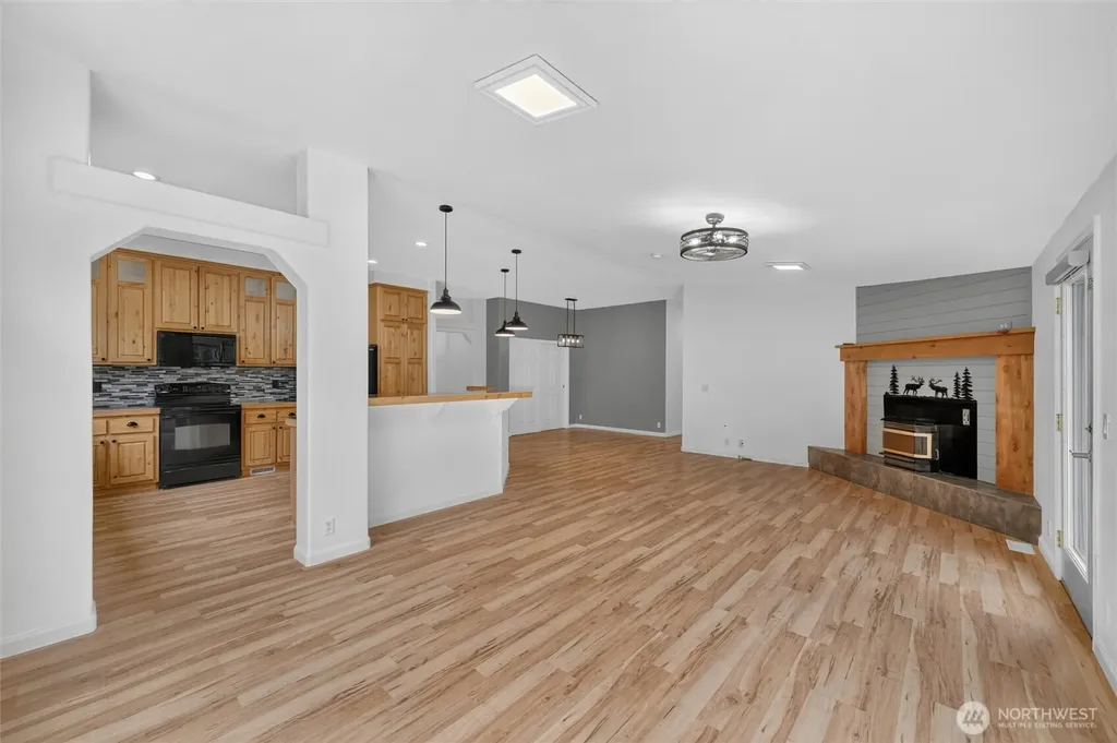 608 Alger Ccc Road Sedro Woolley WA 98284