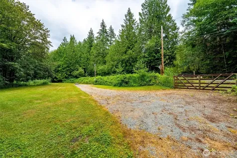 608 Alger Ccc Road Sedro Woolley WA 98284