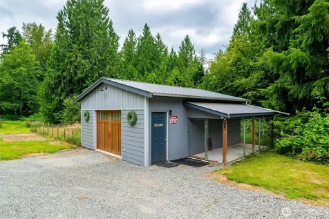 608 Alger Ccc Road Sedro Woolley WA 98284