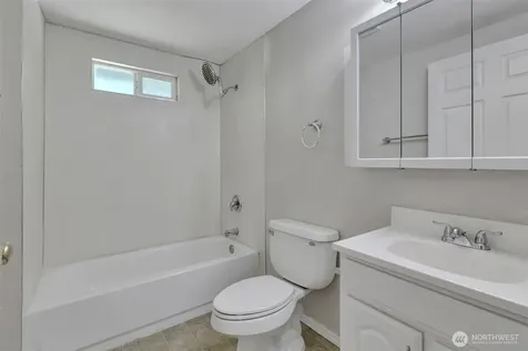 6201 44th Avenue E Tacoma WA 98443
