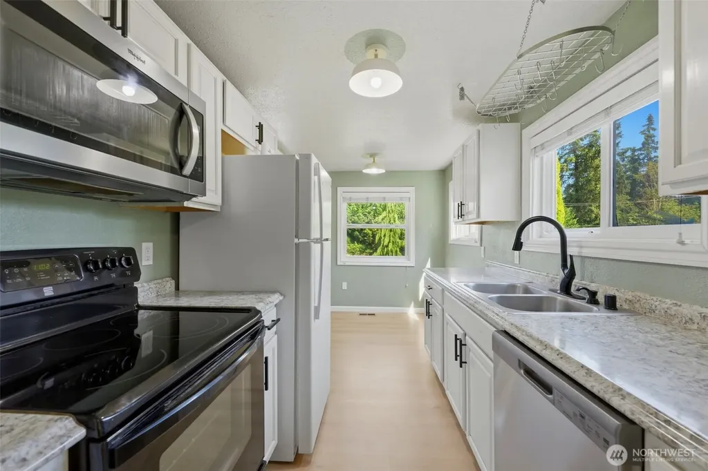 11418 Jovita Boulevard E Edgewood WA 98372
