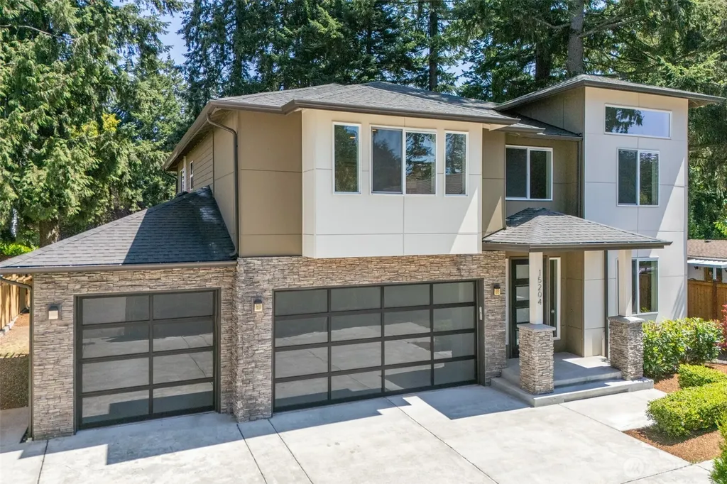 15204 Greenwood Avenue N Shoreline WA 98133