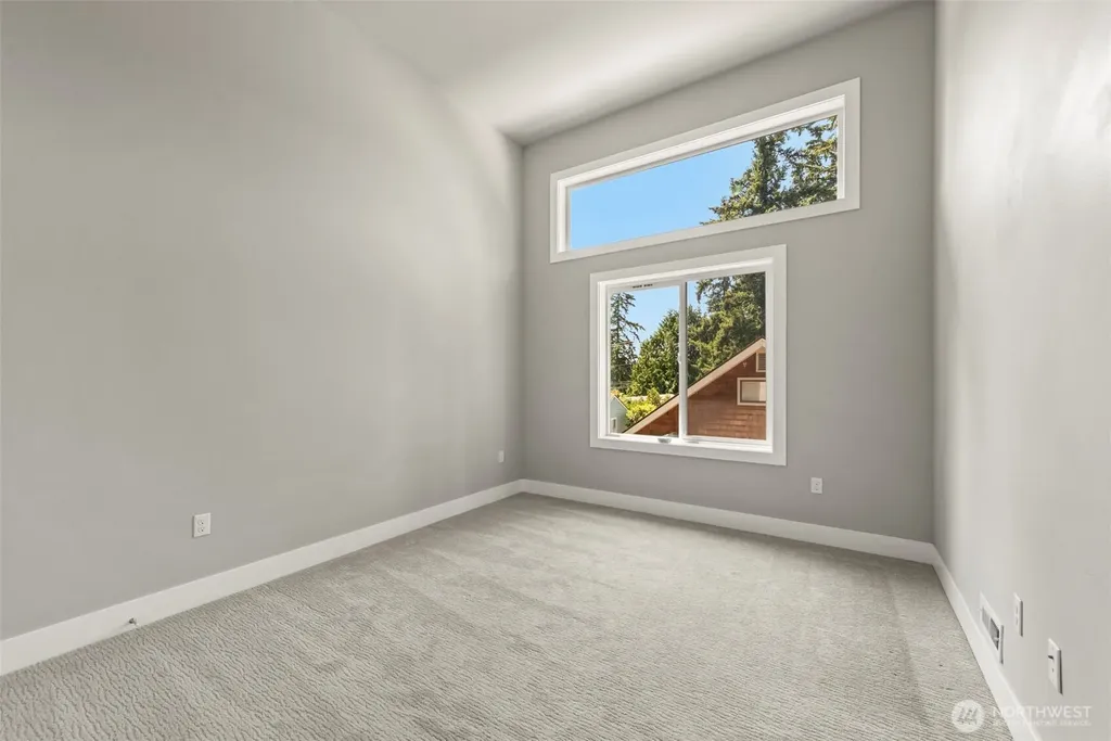 15204 Greenwood Avenue N Shoreline WA 98133
