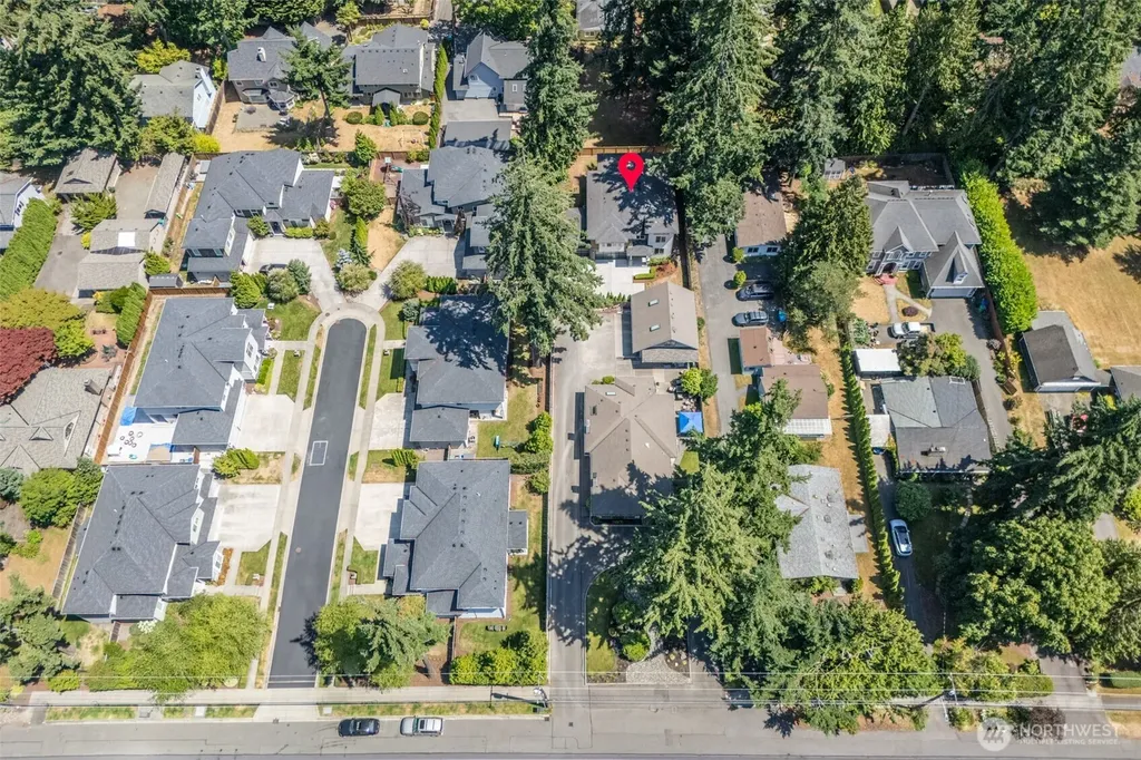 15204 Greenwood Avenue N Shoreline WA 98133