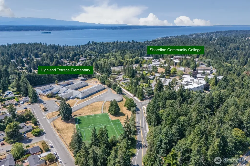 15204 Greenwood Avenue N Shoreline WA 98133