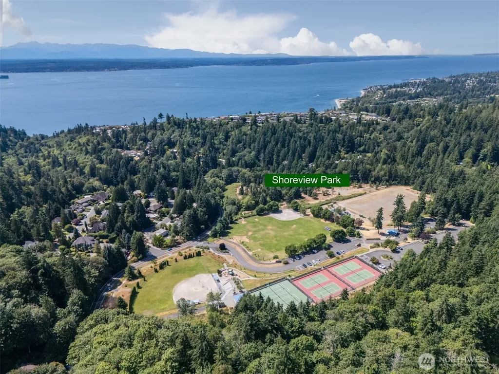 15204 Greenwood Avenue N Shoreline WA 98133
