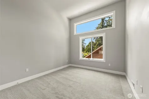 15204 Greenwood Avenue N Shoreline WA 98133