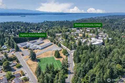 15204 Greenwood Avenue N Shoreline WA 98133