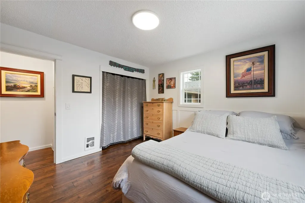 1209 S 11th Avenue Kelso WA 98626