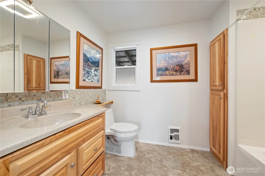 1209 S 11th Avenue Kelso WA 98626