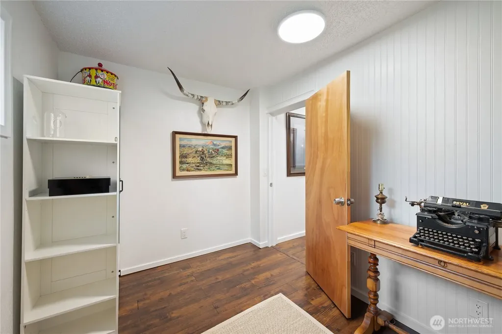 1209 S 11th Avenue Kelso WA 98626