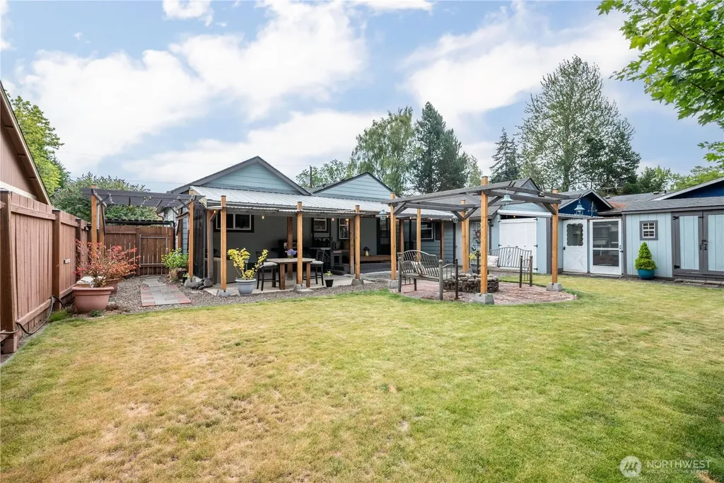 1209 S 11th Avenue Kelso WA 98626