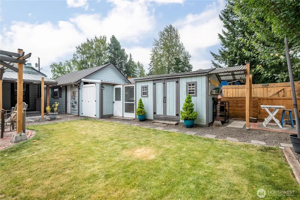 1209 S 11th Avenue Kelso WA 98626