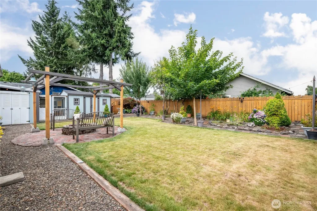 1209 S 11th Avenue Kelso WA 98626