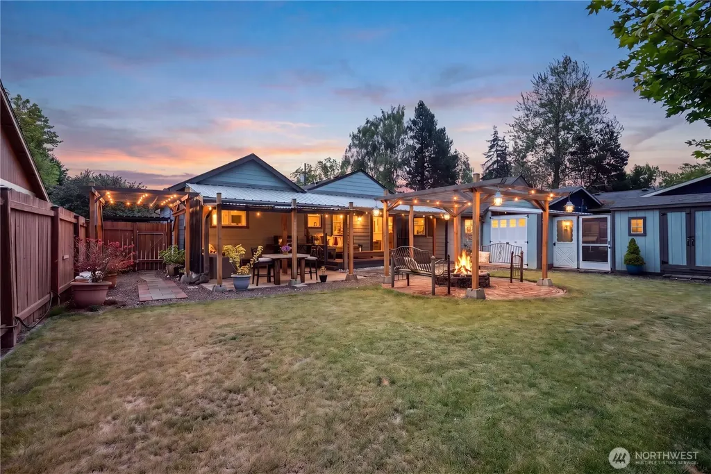 1209 S 11th Avenue Kelso WA 98626