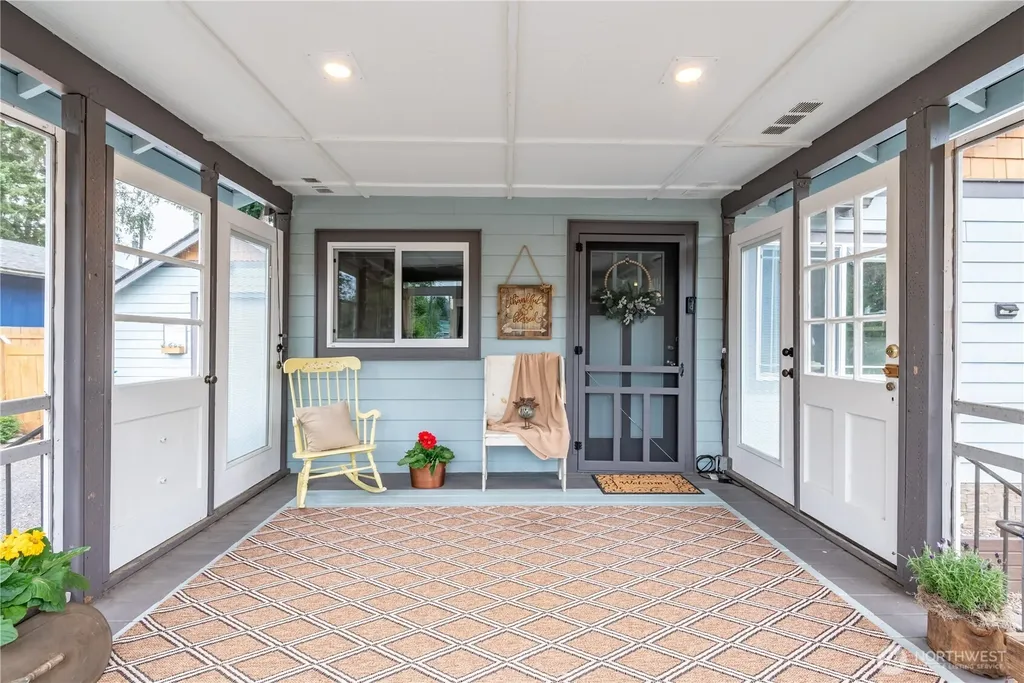 1209 S 11th Avenue Kelso WA 98626