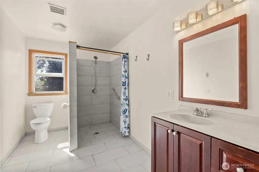 22 Pollari Road Raymond WA 98577