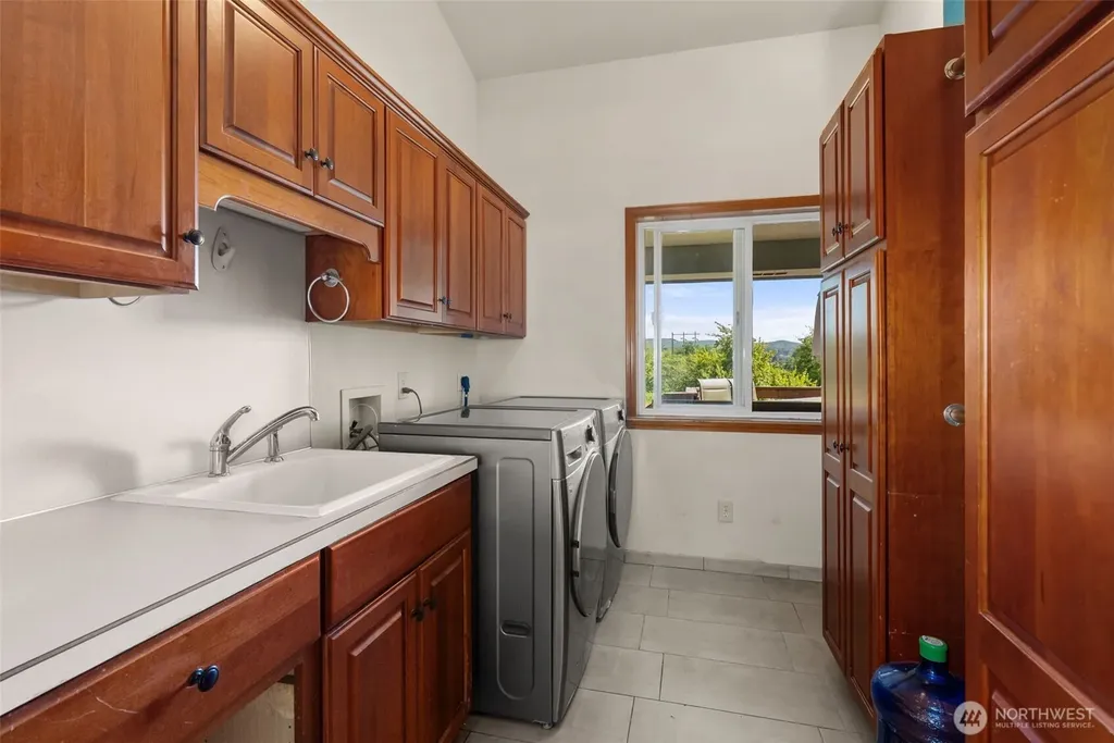 22 Pollari Road Raymond WA 98577