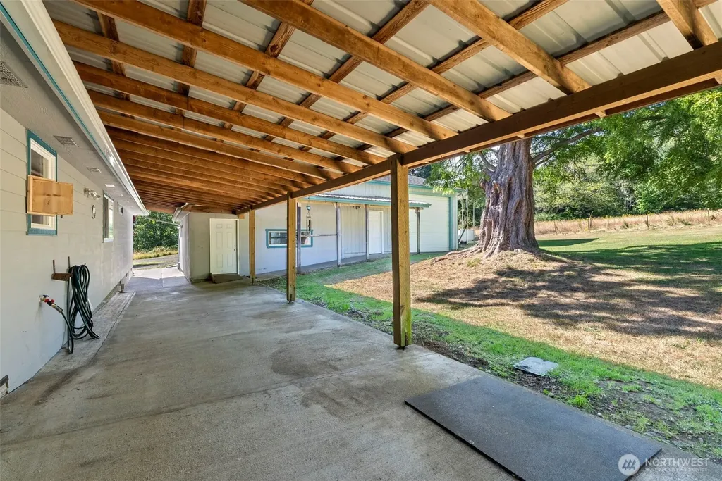22 Pollari Road Raymond WA 98577