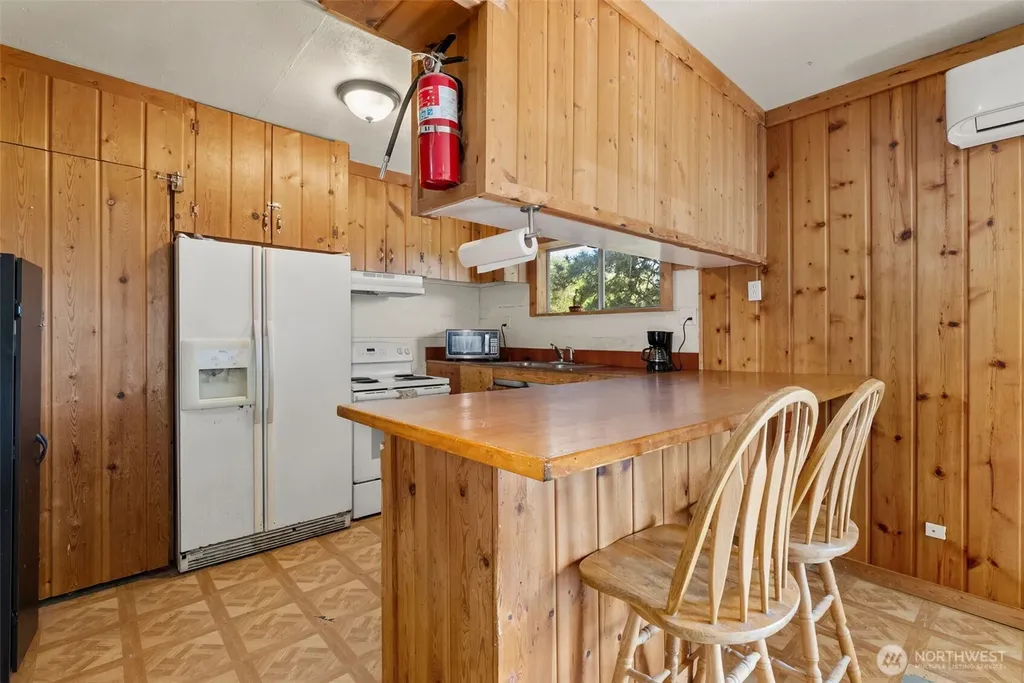 22 Pollari Road Raymond WA 98577