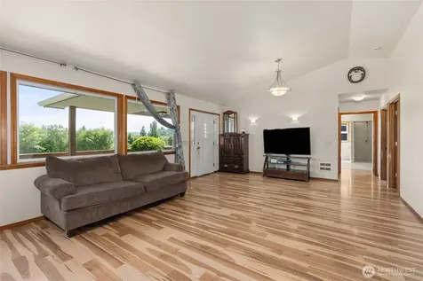 22 Pollari Road Raymond WA 98577