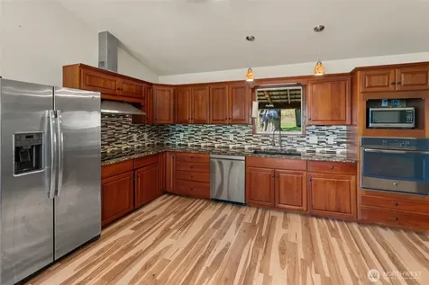 22 Pollari Road Raymond WA 98577